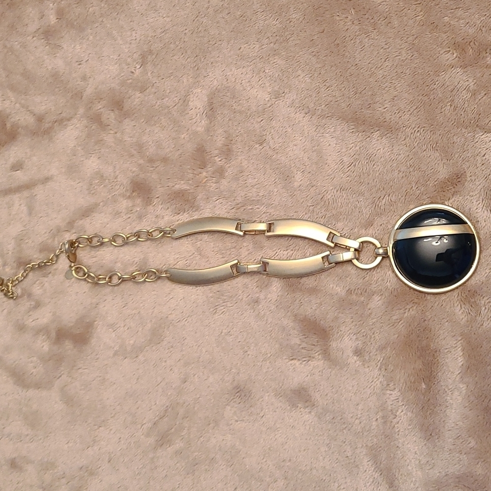 Chico's chunky gold tone necklace